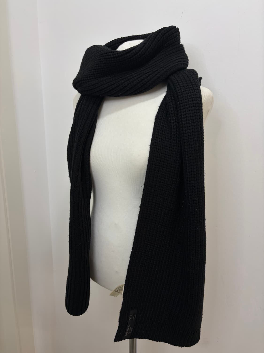 디젤 아크릴 블랙 머플러 상품이미지1