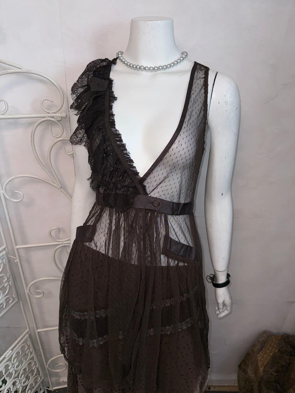 Dark brown ruffle lace button mesh ops 상품이미지3