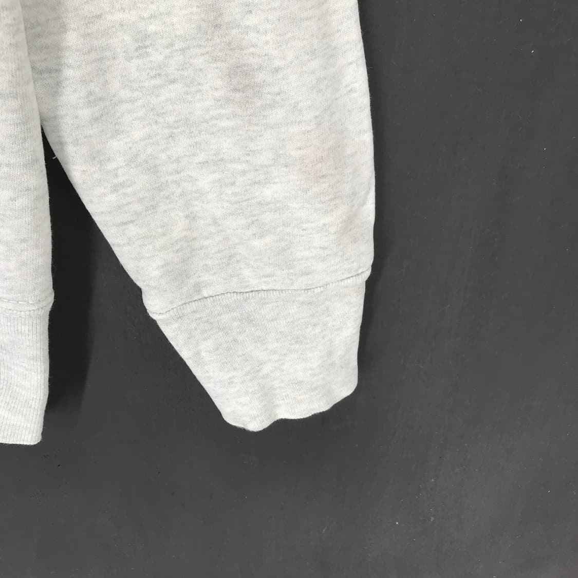 비치 스케이트보드 심볼 로고 맨투맨 그레이 상품이미지4