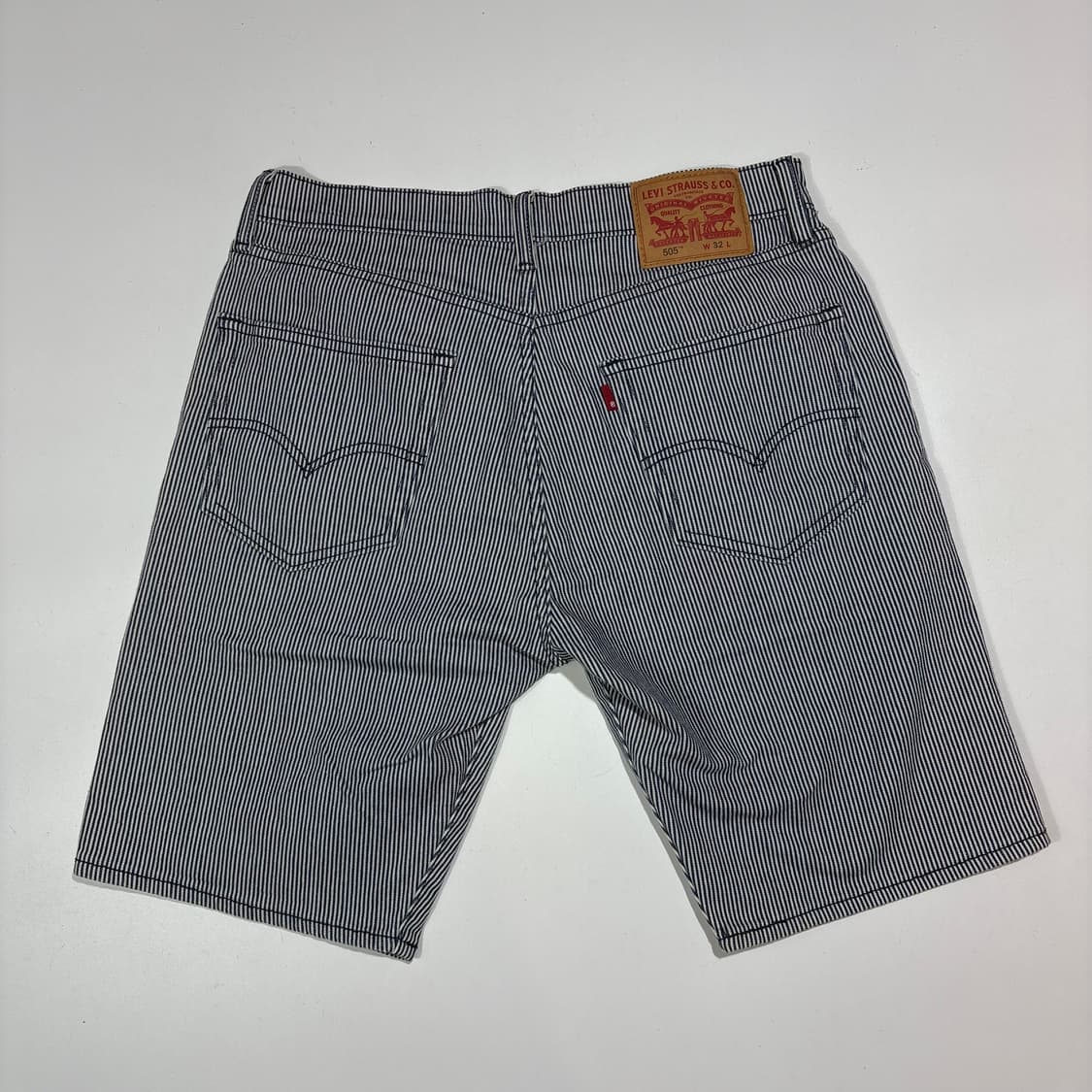 리바이스 스트라이프 데님 반바지 상품이미지2