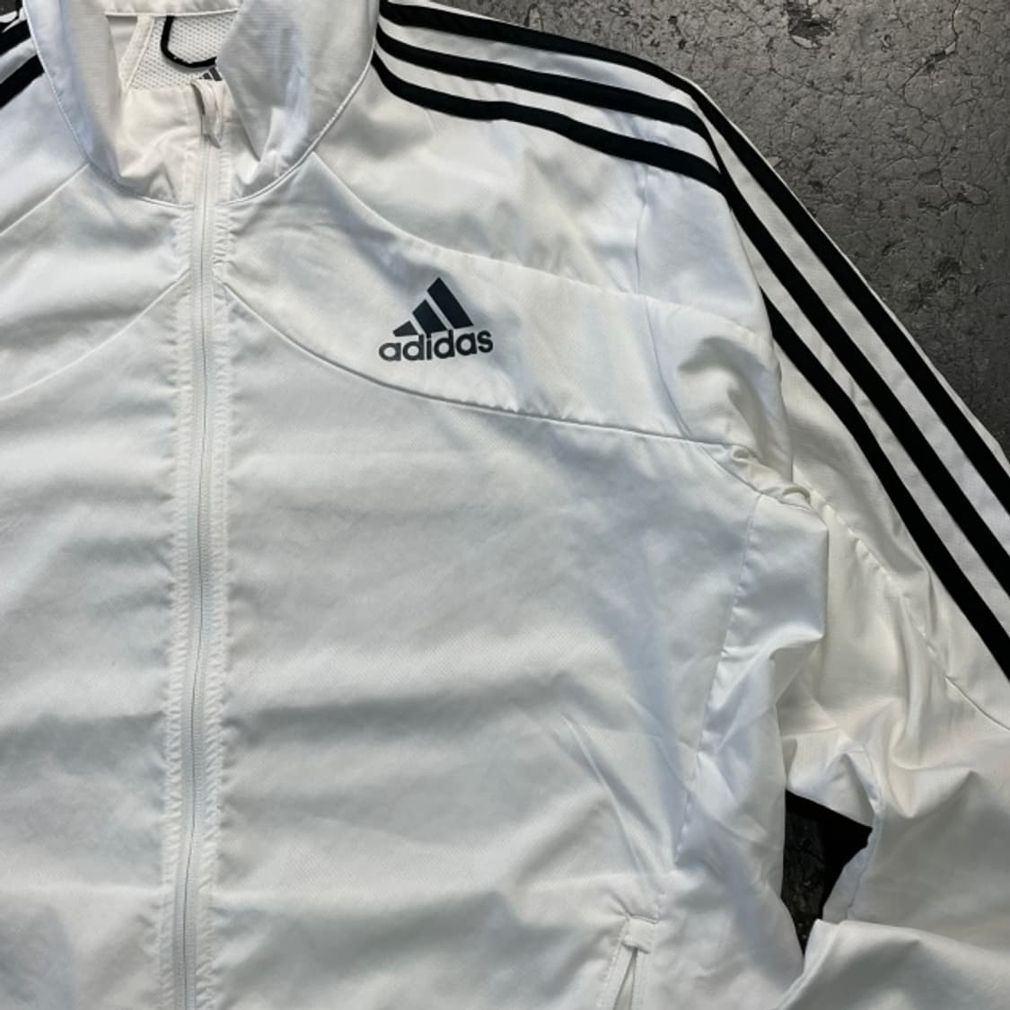 105 아디다스 화이트 바람막이 상품이미지2