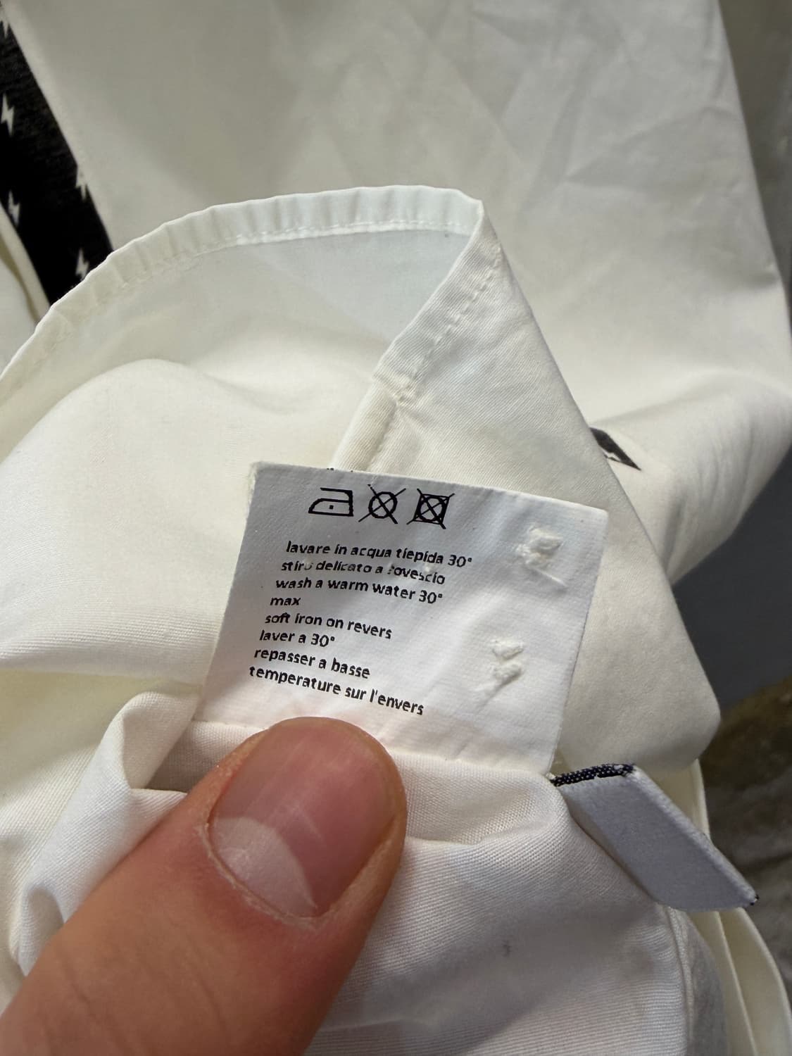 닐바렛 화이트 슬림핏 셔츠 상품이미지6