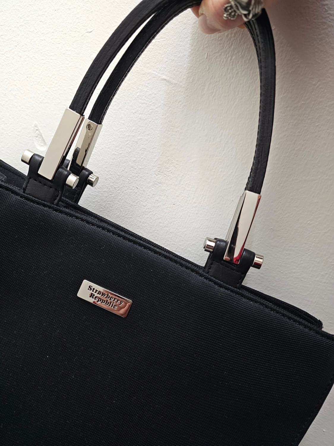 Strawberry Republic 블랙 스퀘어 패브릭 토트백 상품이미지3
