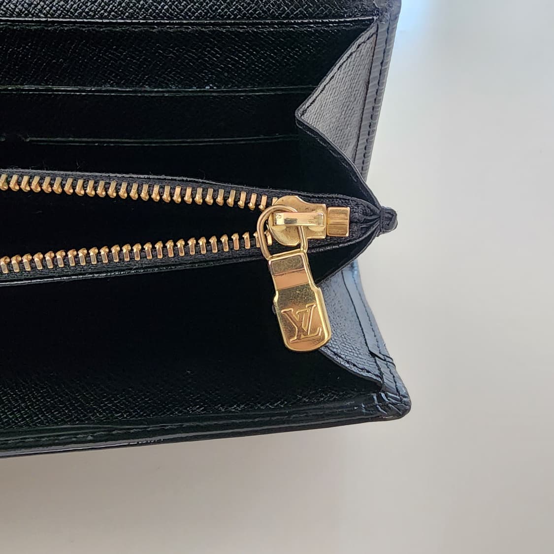 정품 루이비통 에삐 포트트레소 장지갑 블랙 M63592 상품이미지8