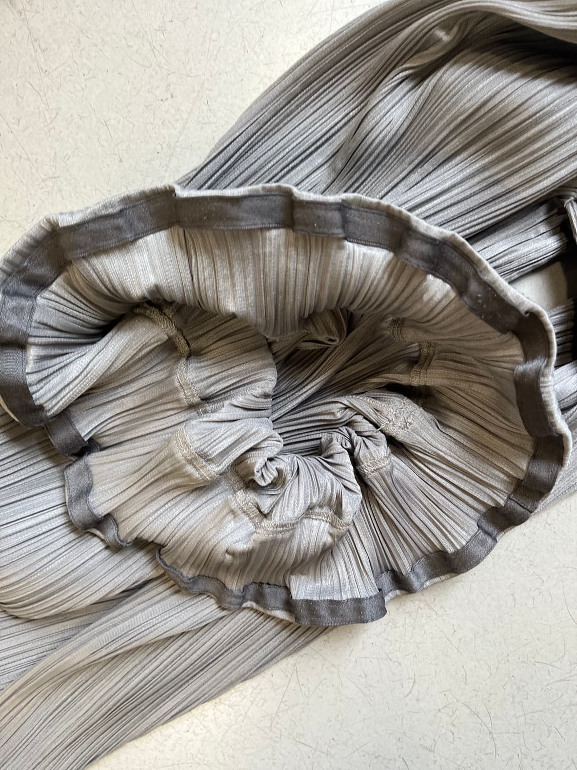 플리츠플리즈 이세이미야케 러플 플레어 팬츠 상품이미지3