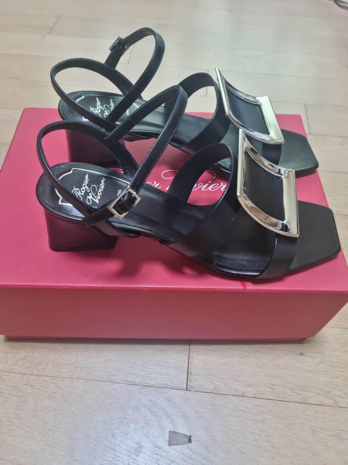 👡로저비비에 비키비브 신들 블랙색상 상품이미지1