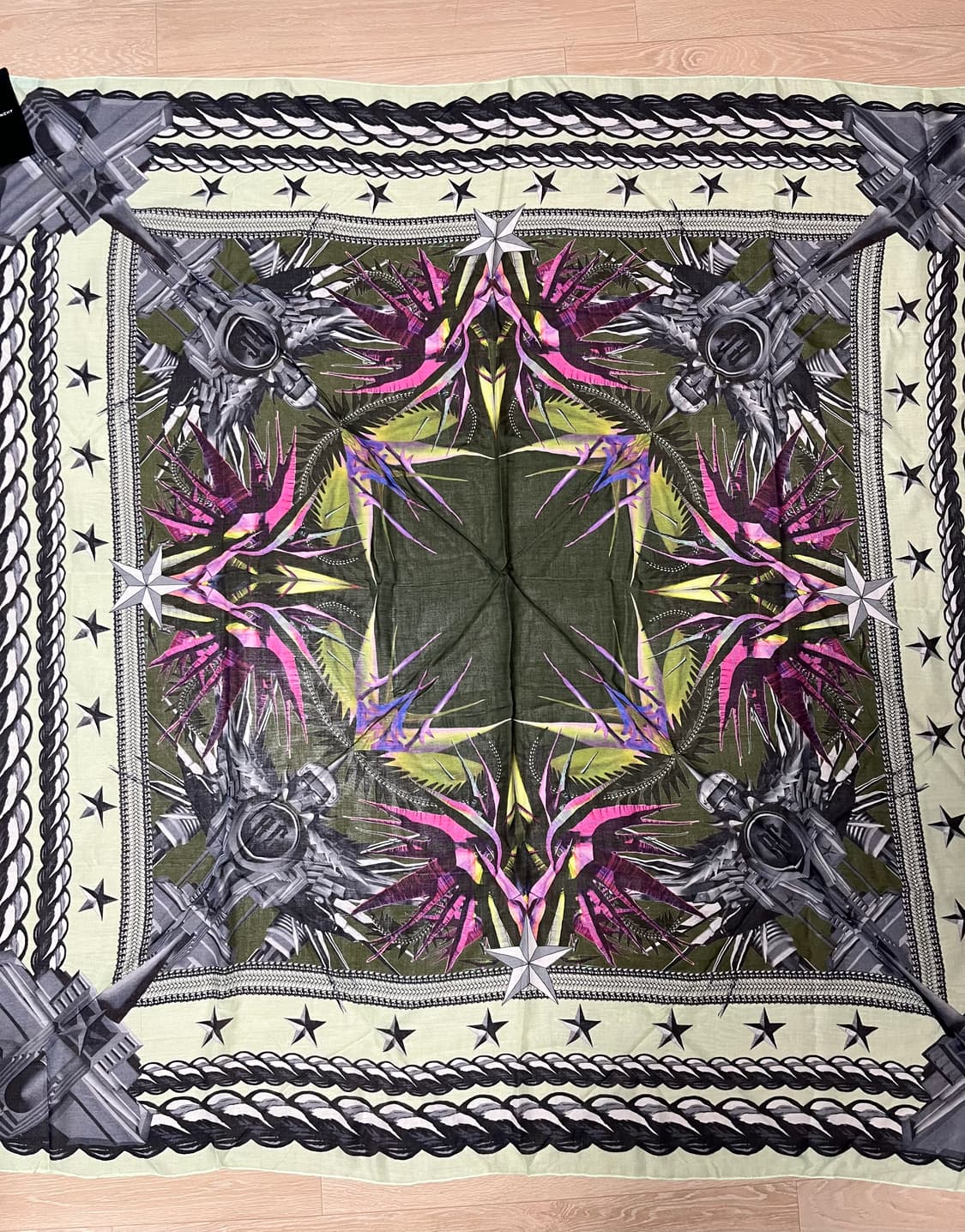 @새상품@ 지방시 런웨이 로보트 파라다이스 빅 스카프 상품이미지1