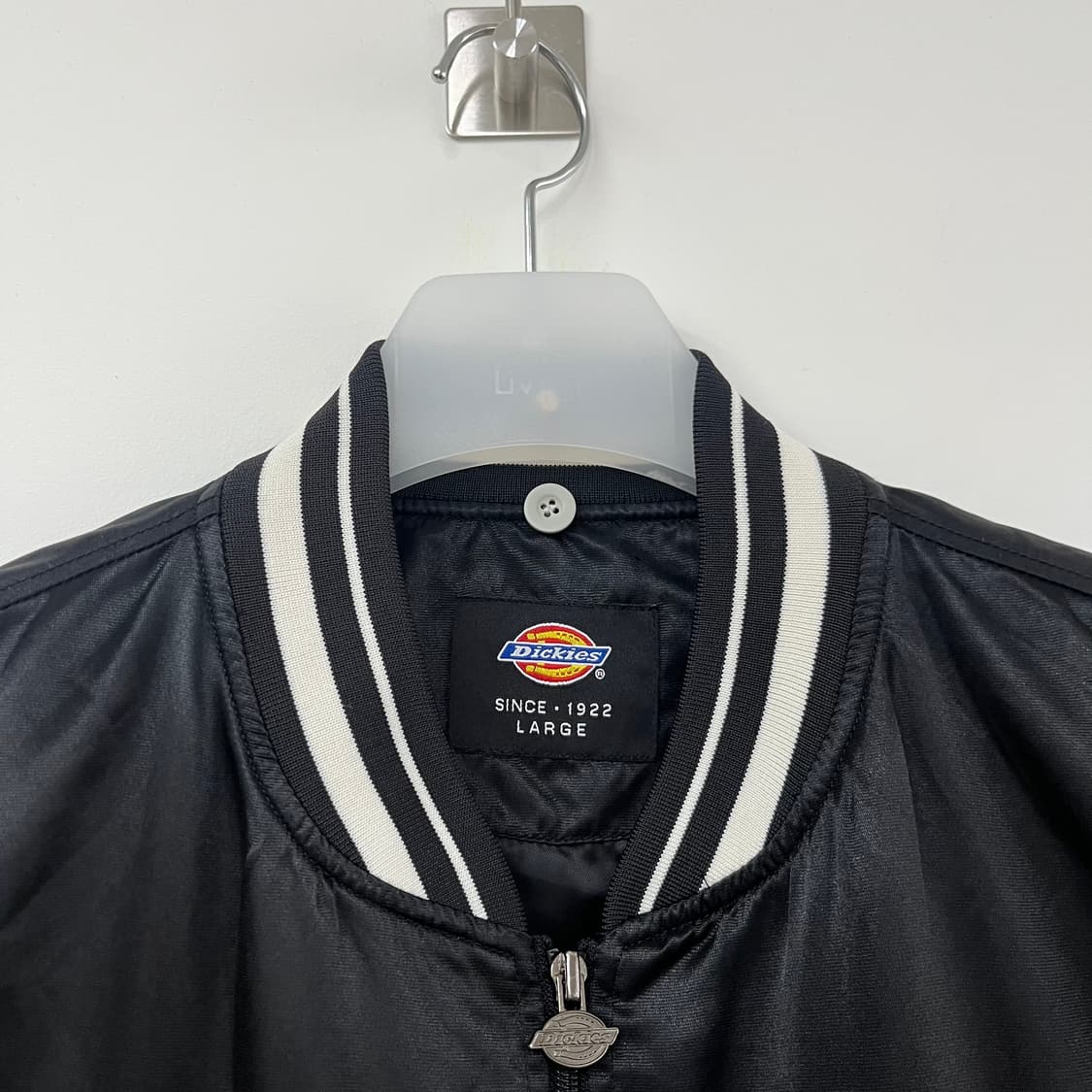 디키즈 빅로고 유광 블랙 바시티 자켓 상품이미지5