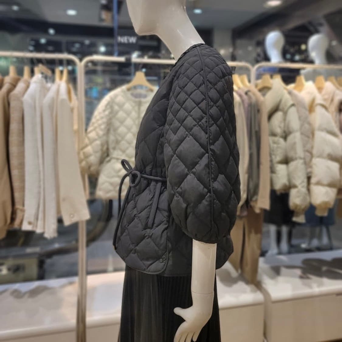 지컷 볼륨소매 숏 다운 점퍼 상품이미지2