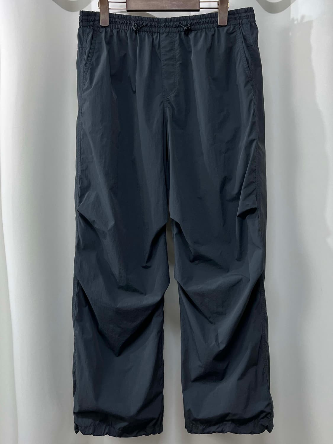 유니클로 UV 프로텍션 파라슈트 파라트루퍼 네이비그레이 나일론 팬츠 상품이미지1