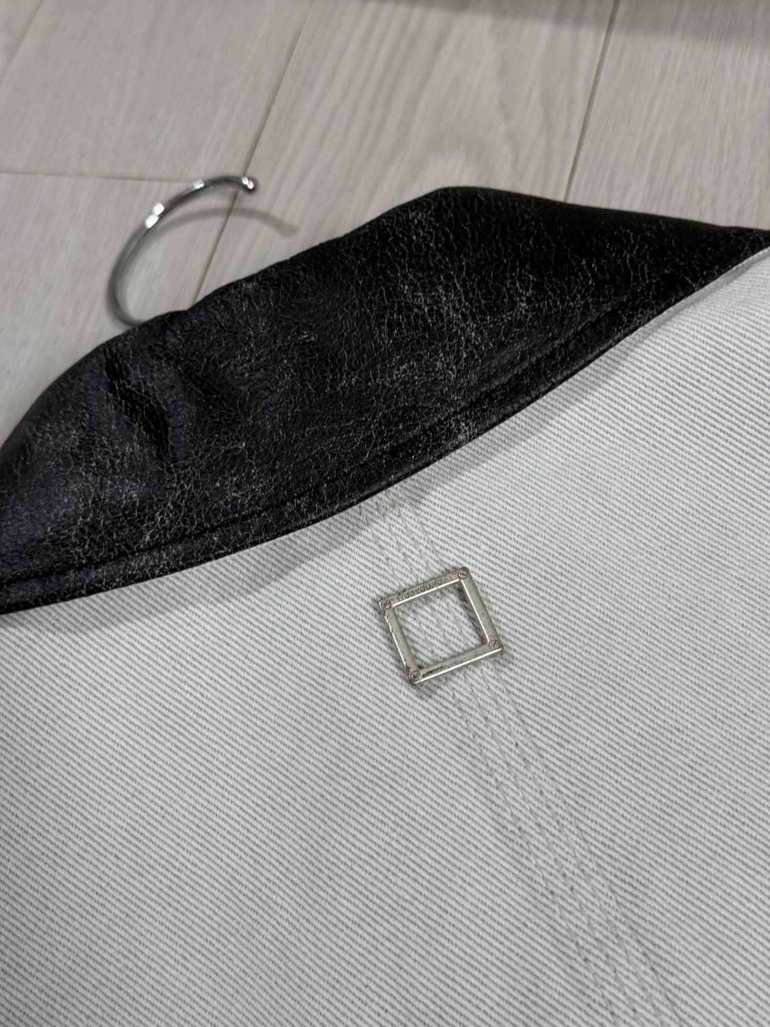 [50] 우영미 25ss 화이트 레더 칼라 데님 워크자켓 상품이미지3