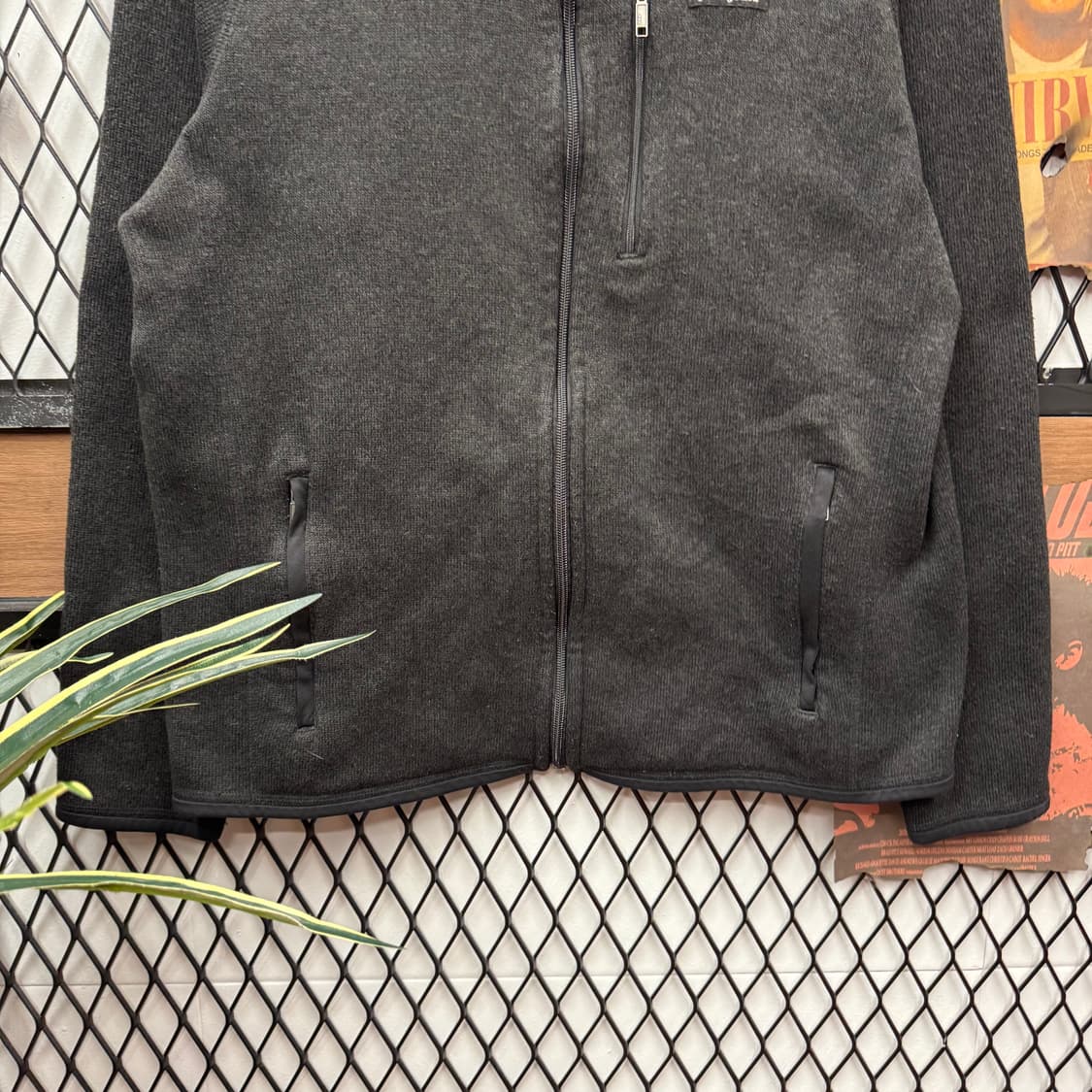 파타고니아 베터 스웨터 집업 전면 집업 포켓 포인트 블랙 상품이미지4