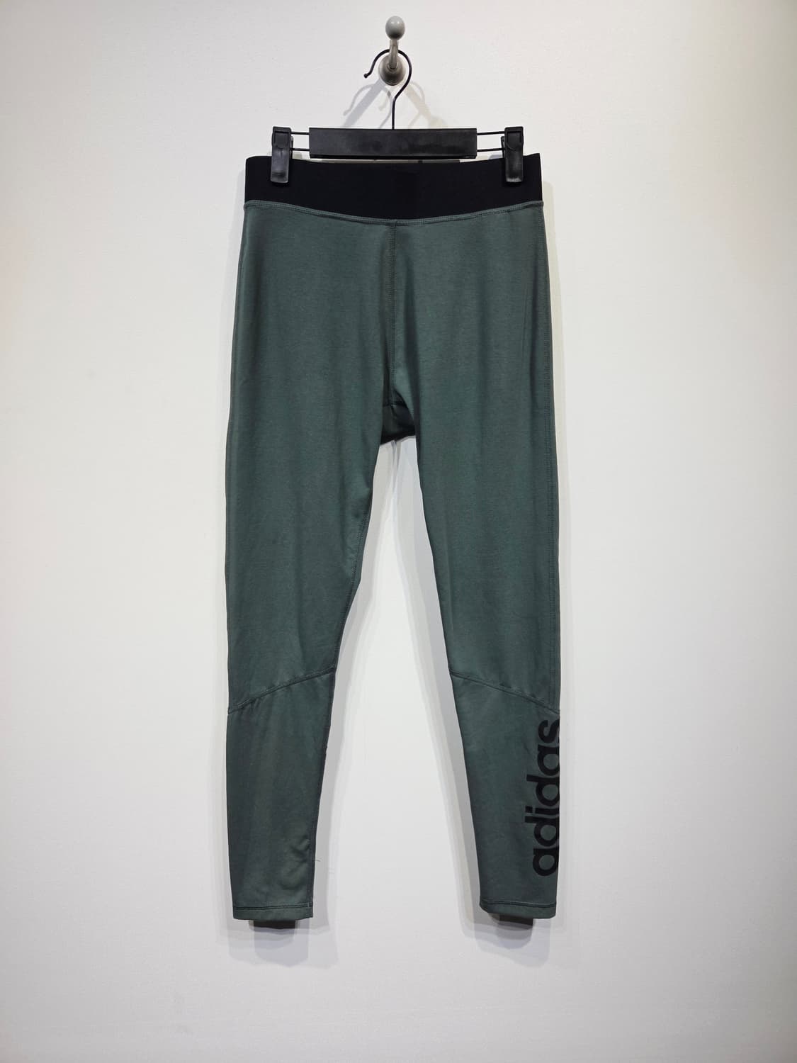 아디다스(ADIDAS) D2M 하이웨이스트 면 레깅스 카키 상품이미지2