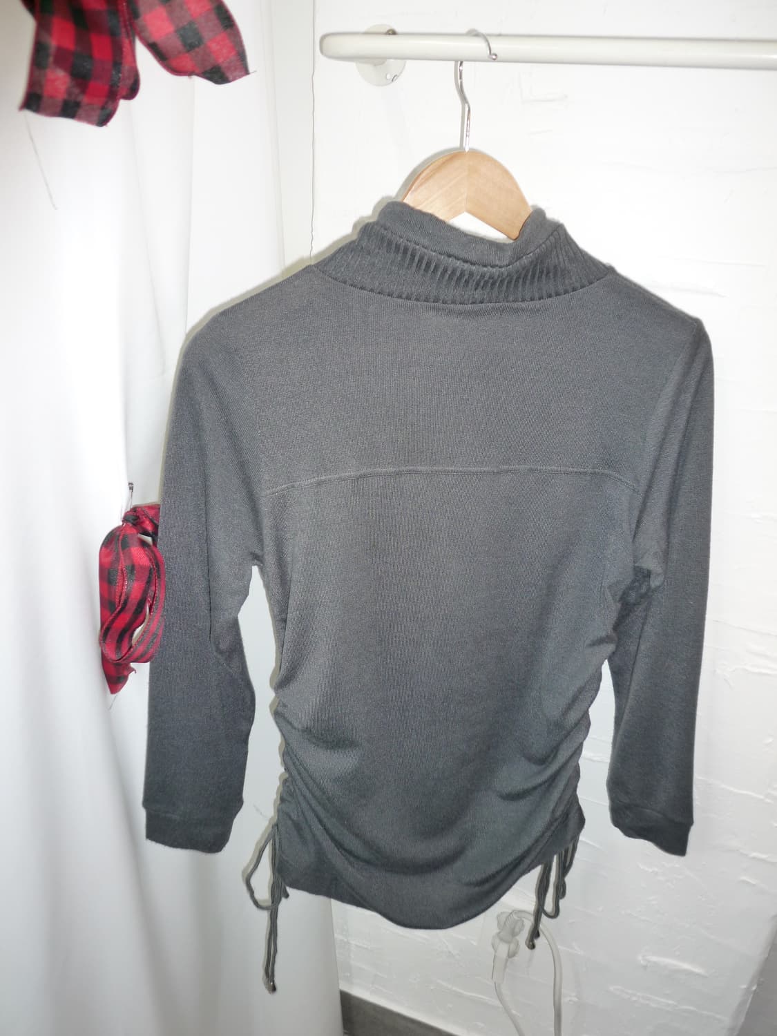 셔링 포인트 차콜 니트 상품이미지7