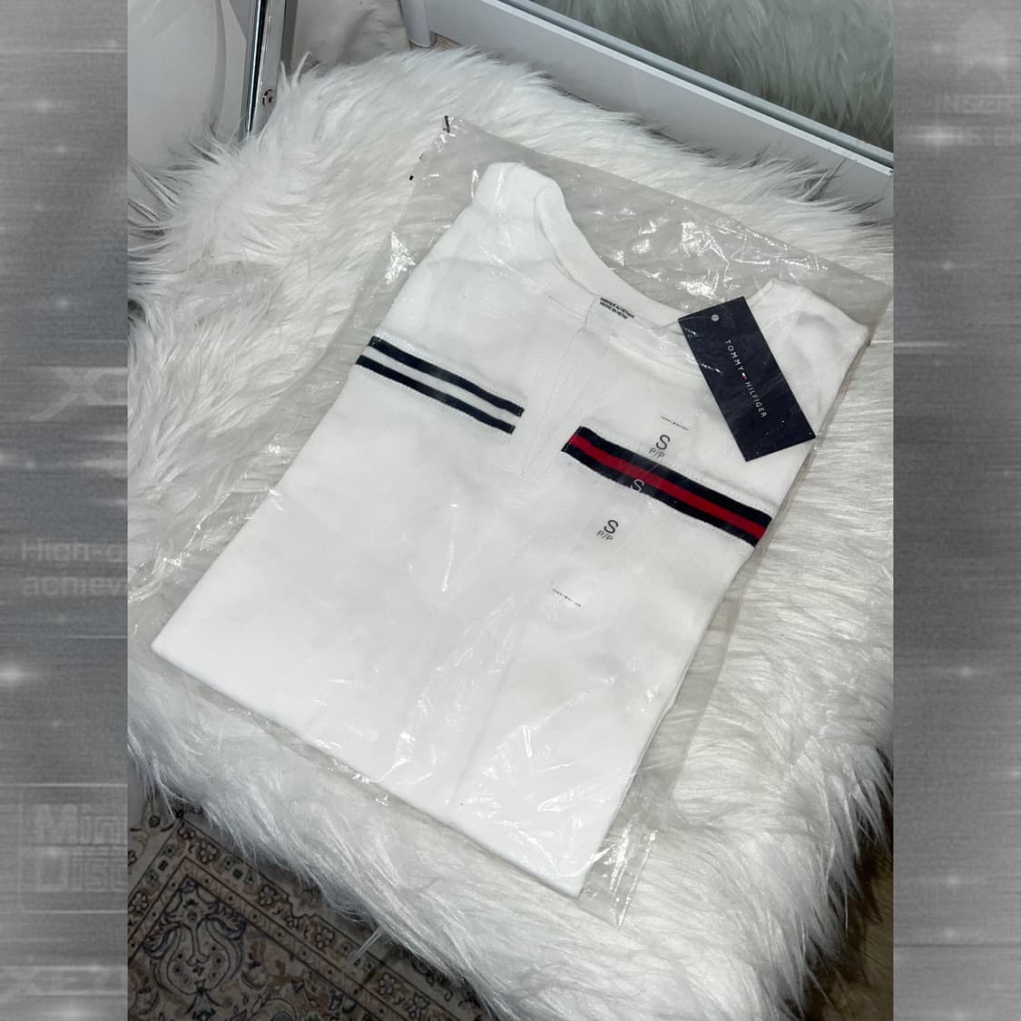 타미 화이트 브이넥 반팔 티셔츠 상품이미지8