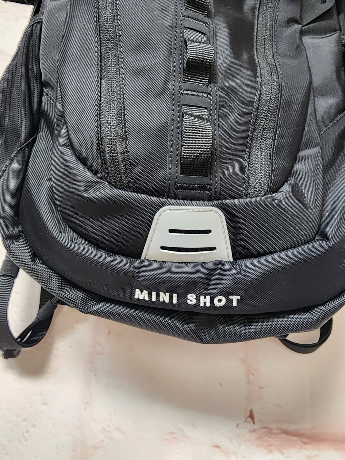 노스페이스 미니샷 블랙 백팩입 상품이미지3