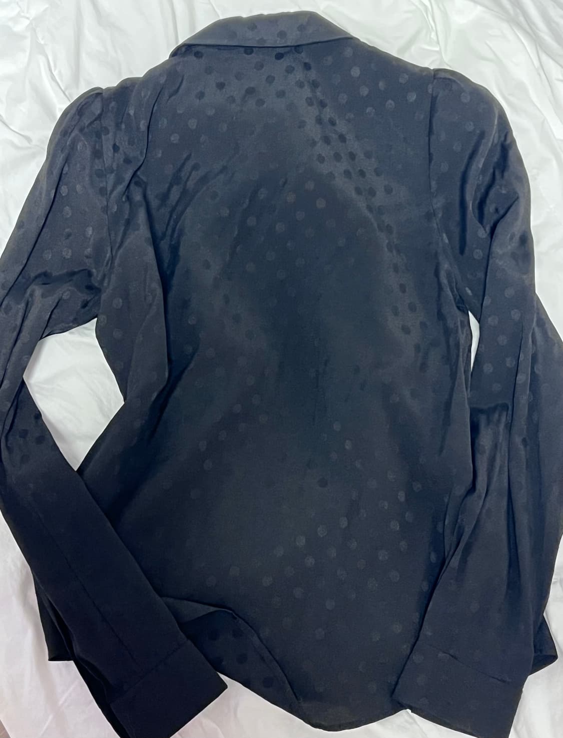 앤아더 스토리즈 검정 도트 프릴 브랄우스  상품이미지2