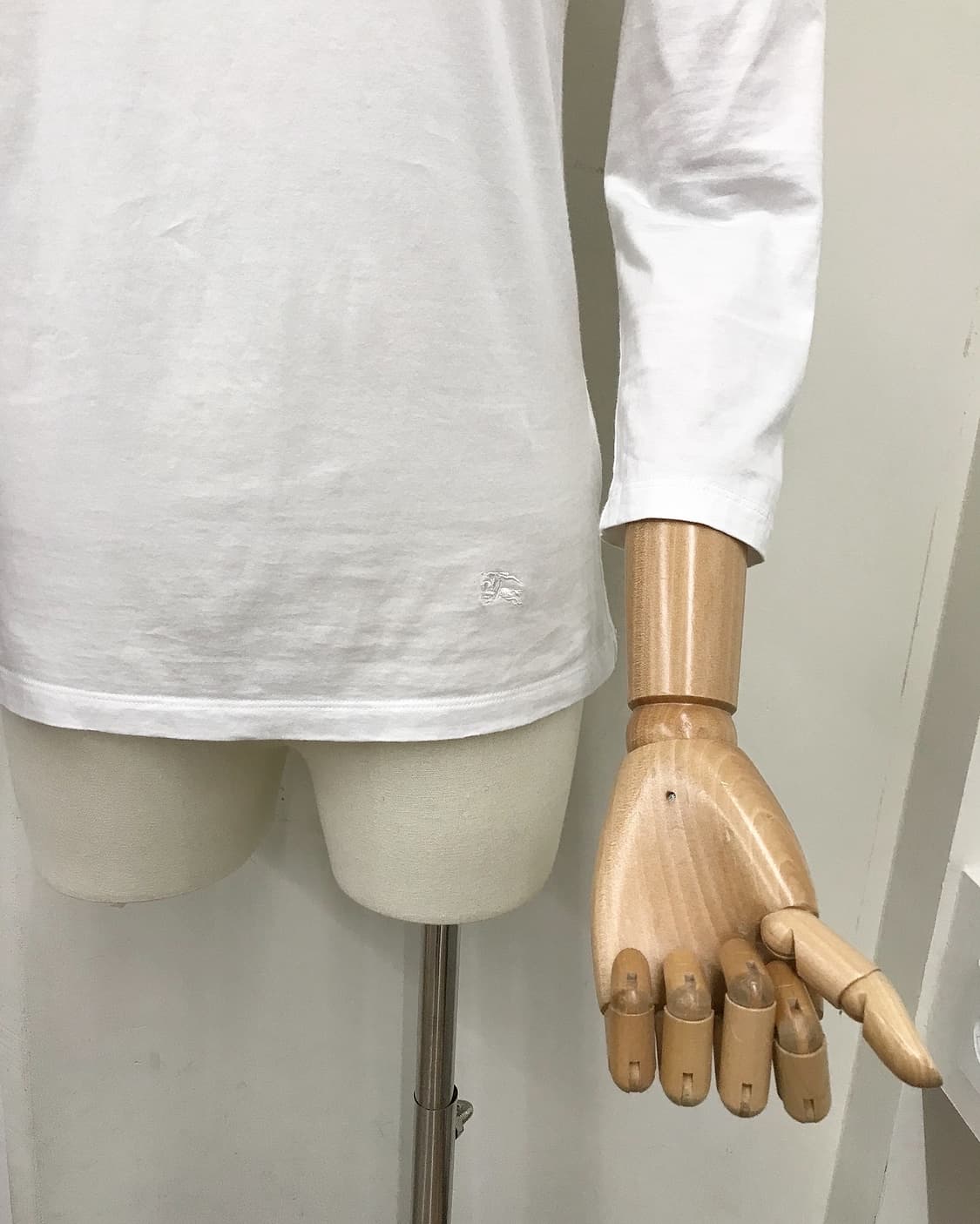 버버리 로고 노바체크넥 긴팔티 상품이미지8