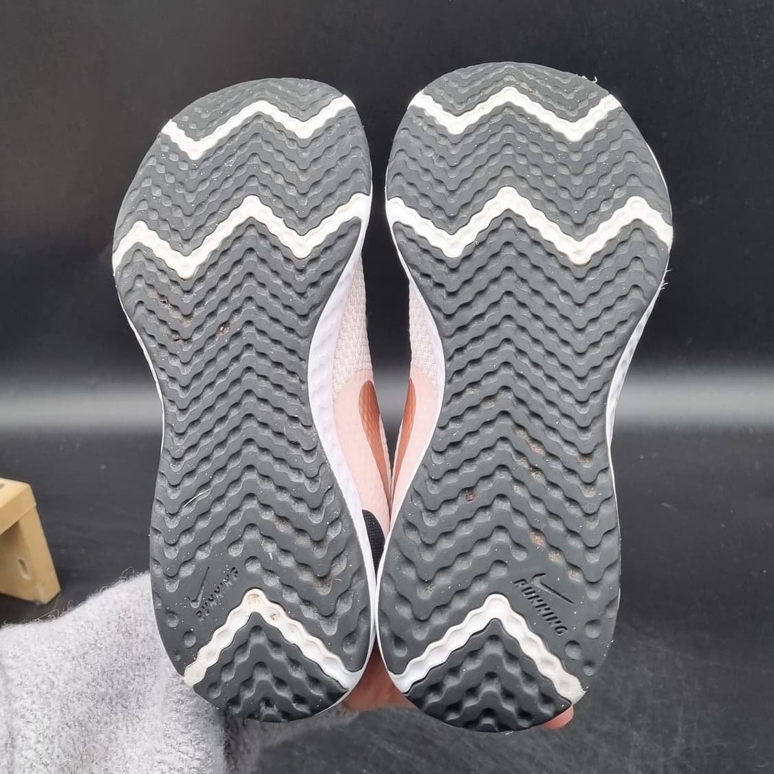 나이키 레볼루션5 핑크 운동화225 상품이미지3