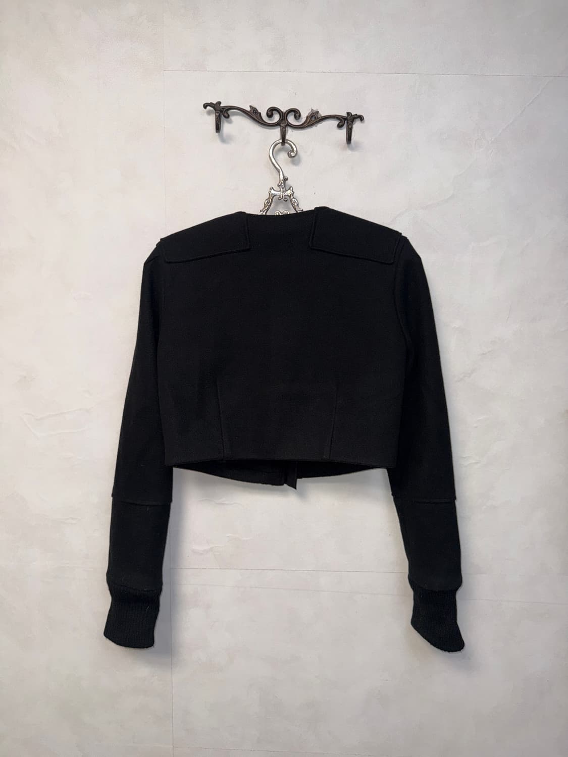 Black padded crop duffle jacket  상품이미지3