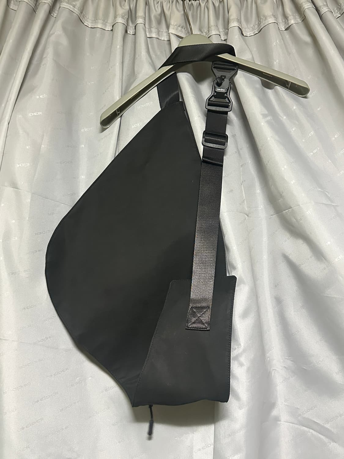 플라스틱 프러덕트 유틸리티 슬링백 블랙 상품이미지5