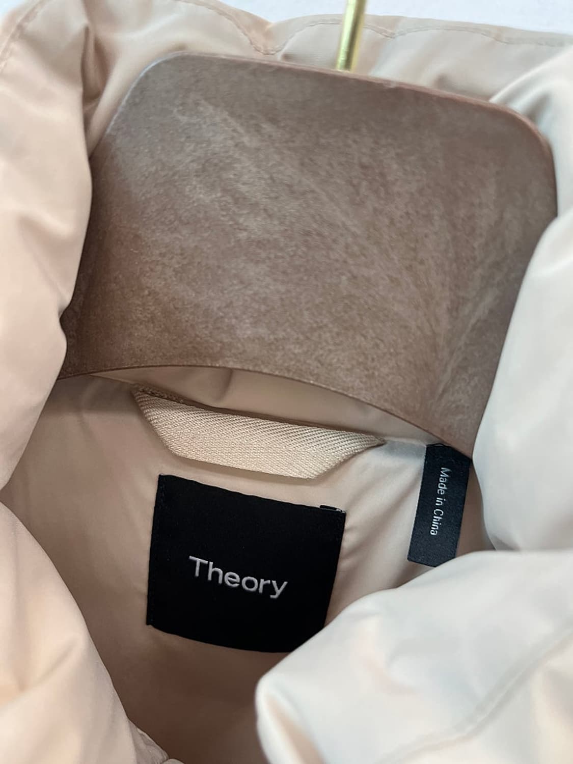 여) 띠어리 아이보리 숏다운  상품이미지4