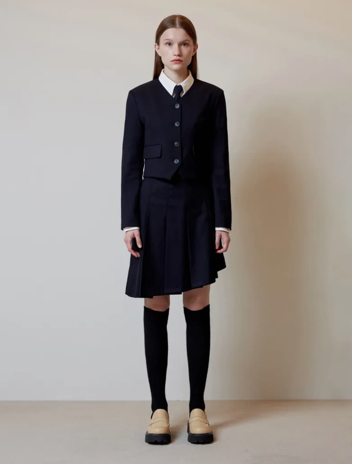 오아이오아이 DIAGONAL PLEATS SKIRT [NAVY] m 상품이미지3