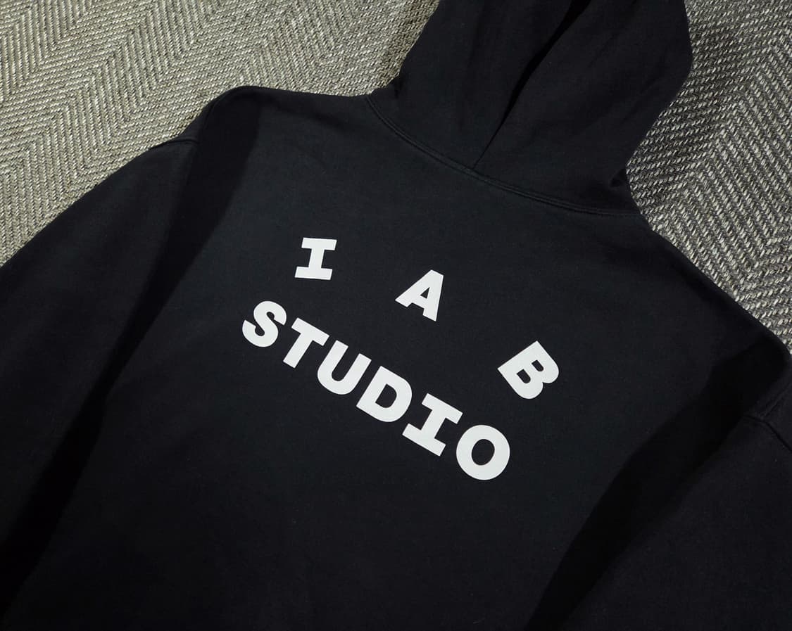 IAB studio 아이앱 스튜디오 블랙 후드티 상품이미지4