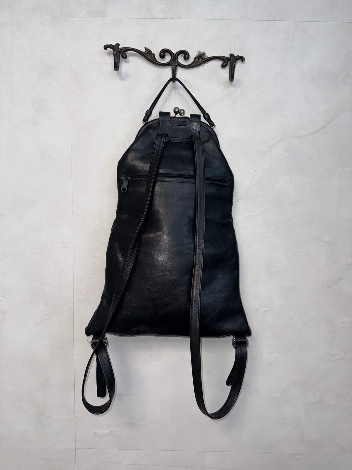 Icinoo black oriental floral leather 백팩 상품이미지3