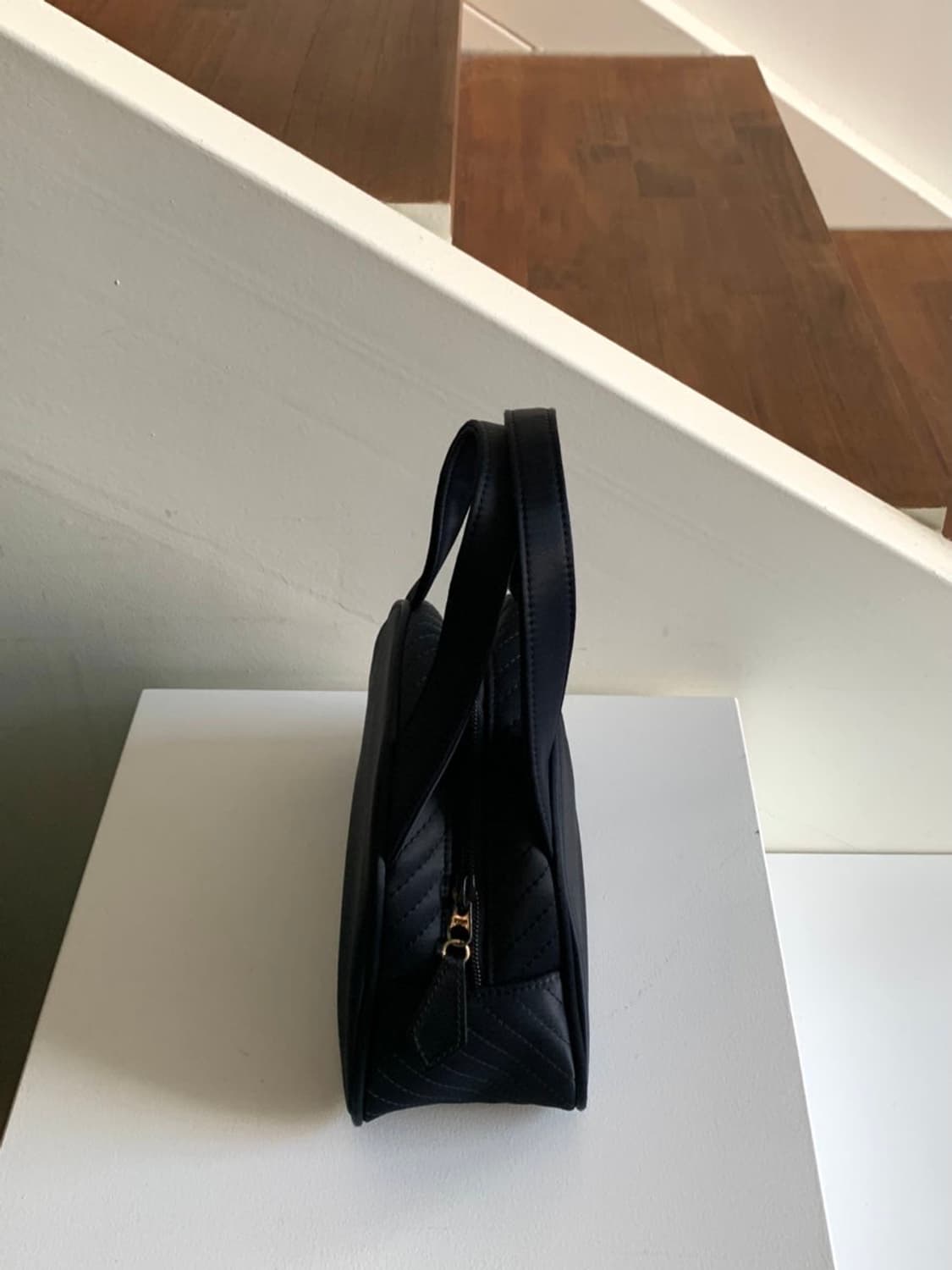 입생로랑 나일론 하프문 미니백 상품이미지6