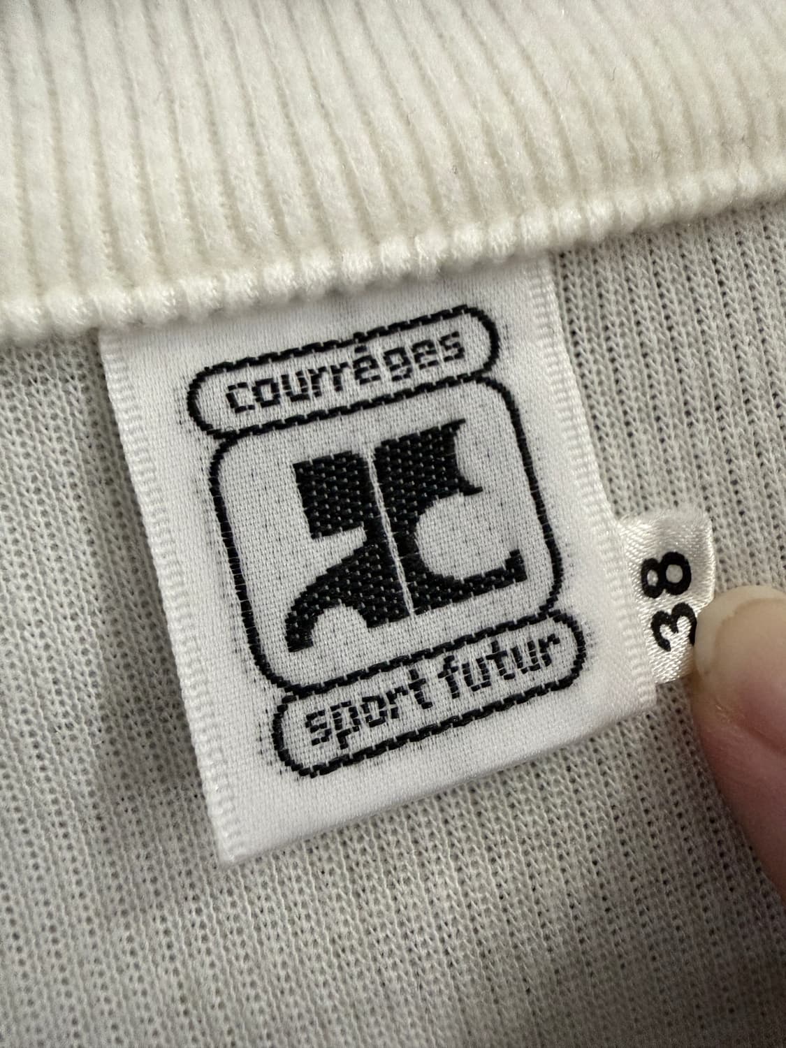 꾸레쥬 화이트 골지 반집업 상품이미지6