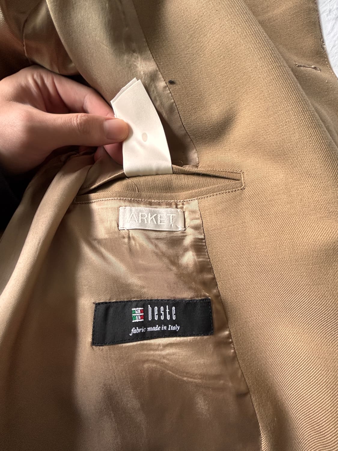 이탈리아 Beste 원단, 북유럽 감성의 완성 — ARKET 코트 상품이미지4