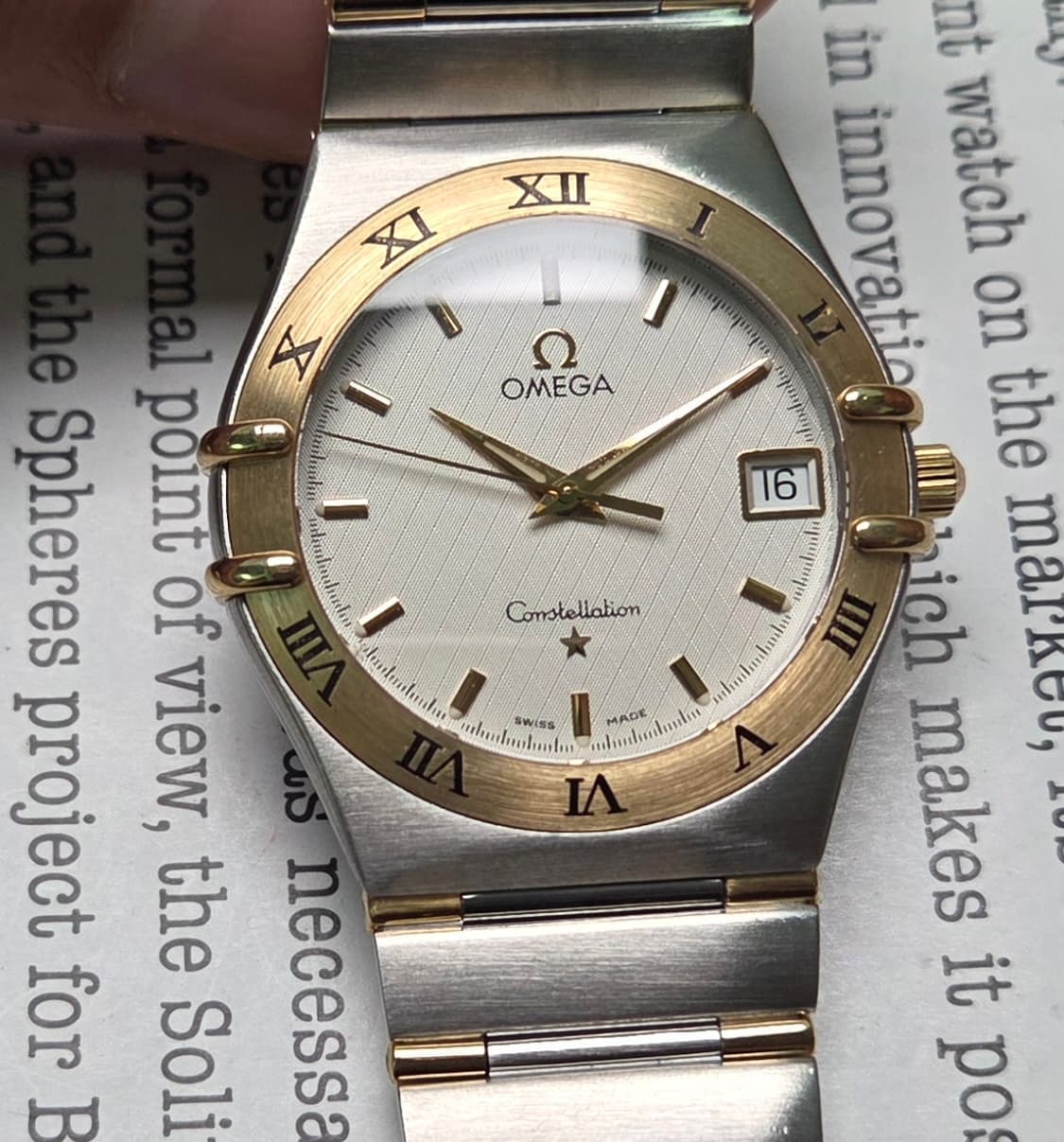 오메가 컨스틸레이션 별로고 하프바 콤비 화이트판 쿼츠 브레이슬릿 ver. 상품이미지1