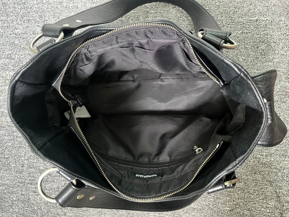 이우가마카라스 스터드 레더 숄더백 블랙 상품이미지3