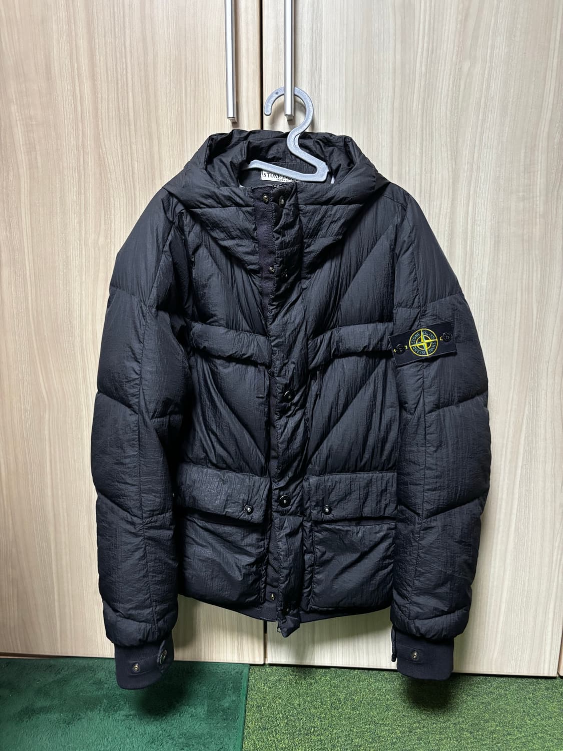 빠른처분! 스톤아일랜드 패딩 M 💙💜🖤 상품이미지1