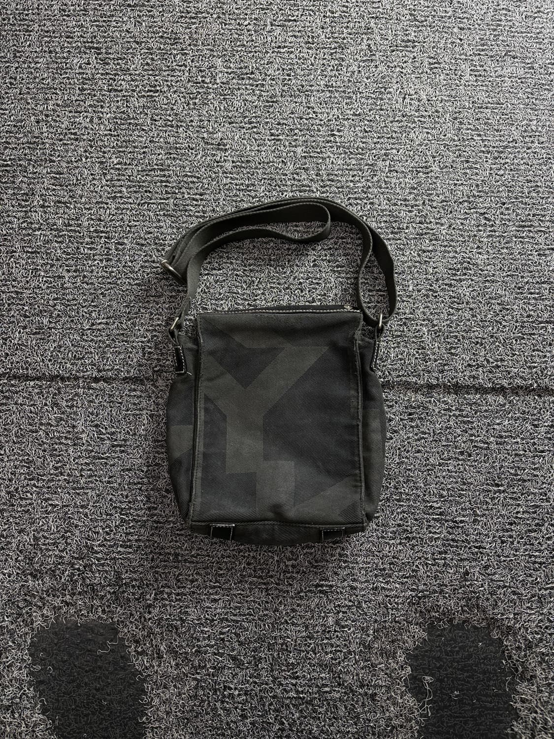 DKNY 올드스쿨 미신저백 크로스백 3810 상품이미지3