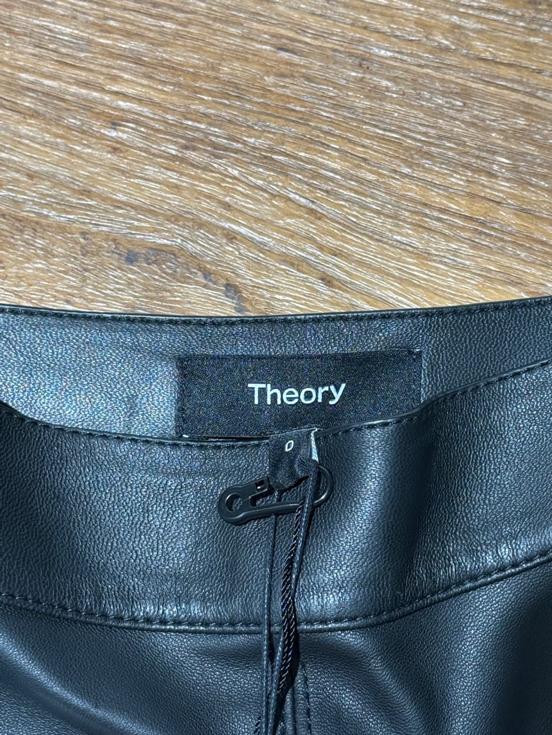 띠어리 블랙 램스킨 레더 미니 스커트 상품이미지5