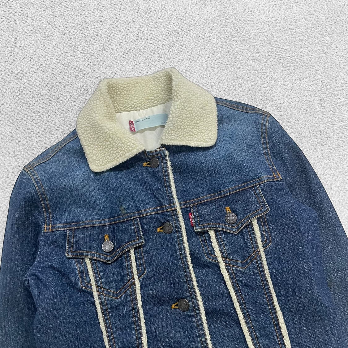 리바이스 우먼스 쉐르파 크롭 데님 자켓 상품이미지3