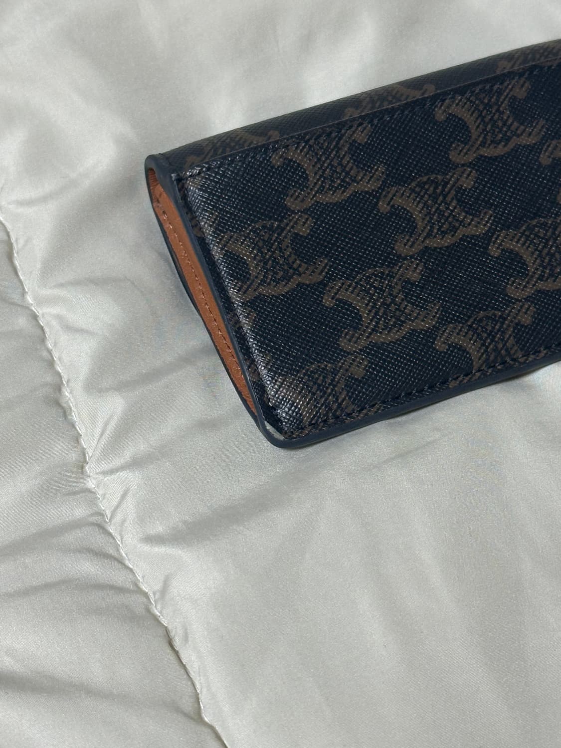 셀린느 트리옹프 카드지갑 상품이미지8