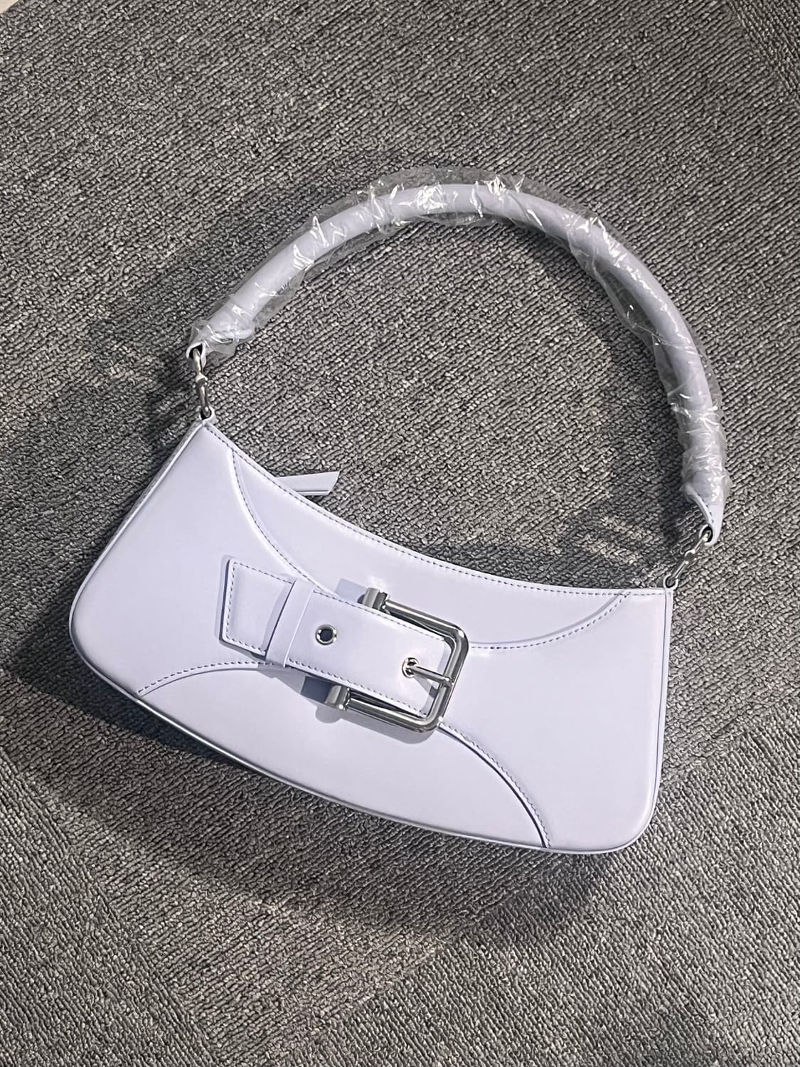 오소이 osoi BELTED BROCLE_SMALL_PALE BLUE 상품이미지1