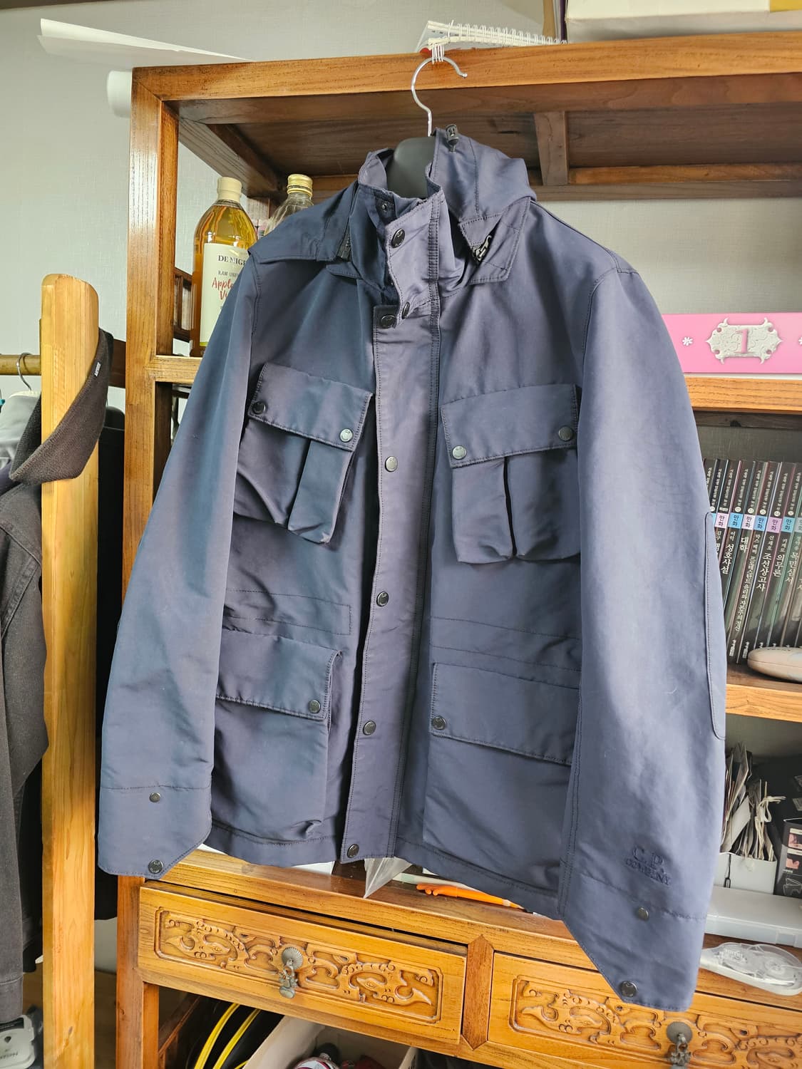 진한 네이비 cp컴퍼니 씨피 아웃포켓 야상형 나일론 자켓 105 사이즈 상품이미지1