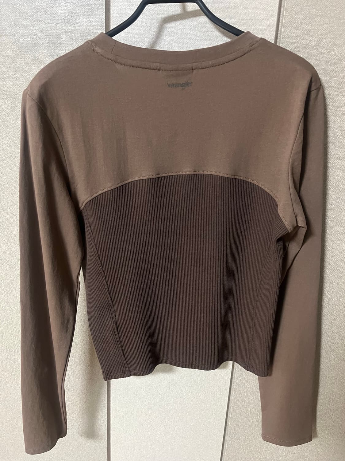 랭글러 우먼즈 슬림 패턴 긴팔티셔츠 브라운 상품이미지4