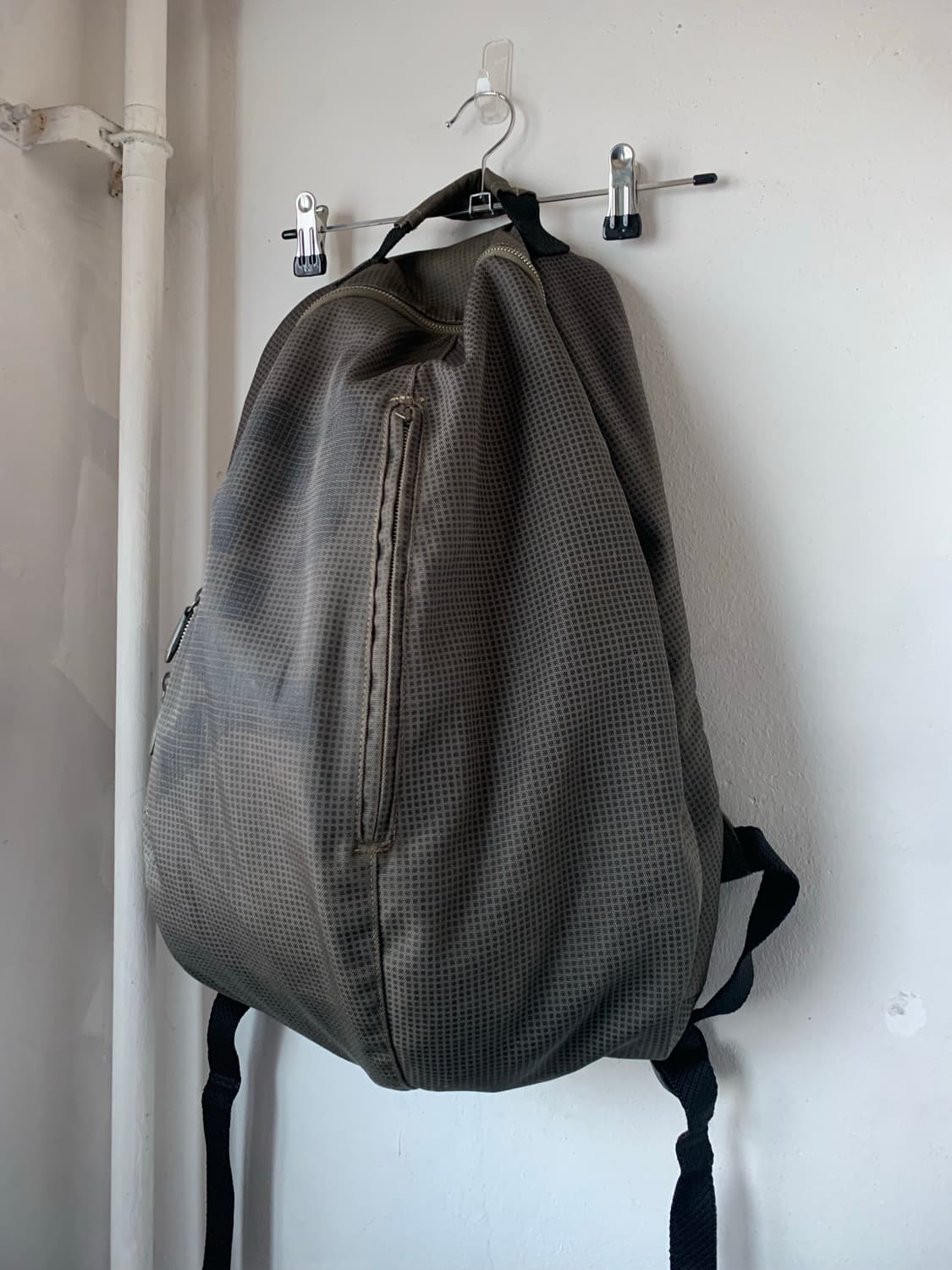 Y-3 로고 올리브 백팩 상품이미지3