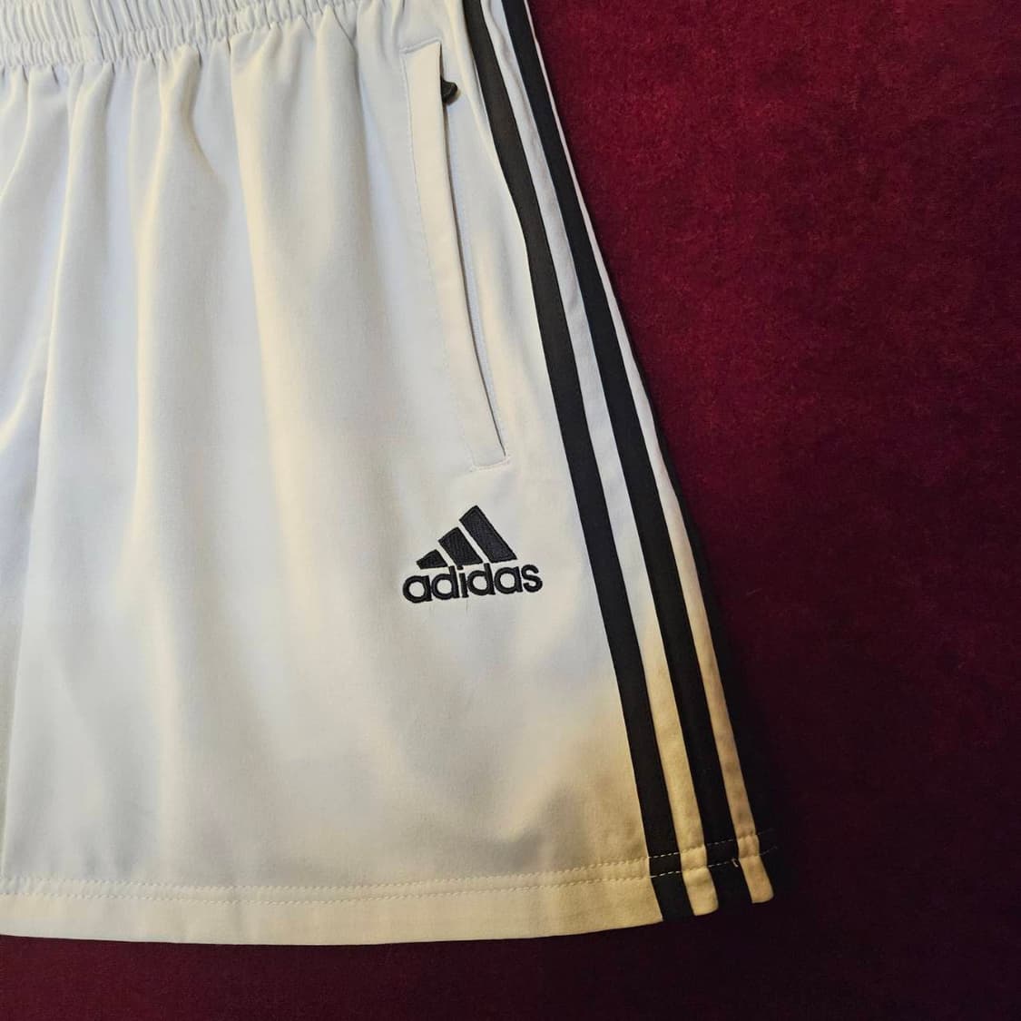 아디다스(Adidas) 나일론 스포티 3선 메쉬 밴딩 스커트

 상품이미지2