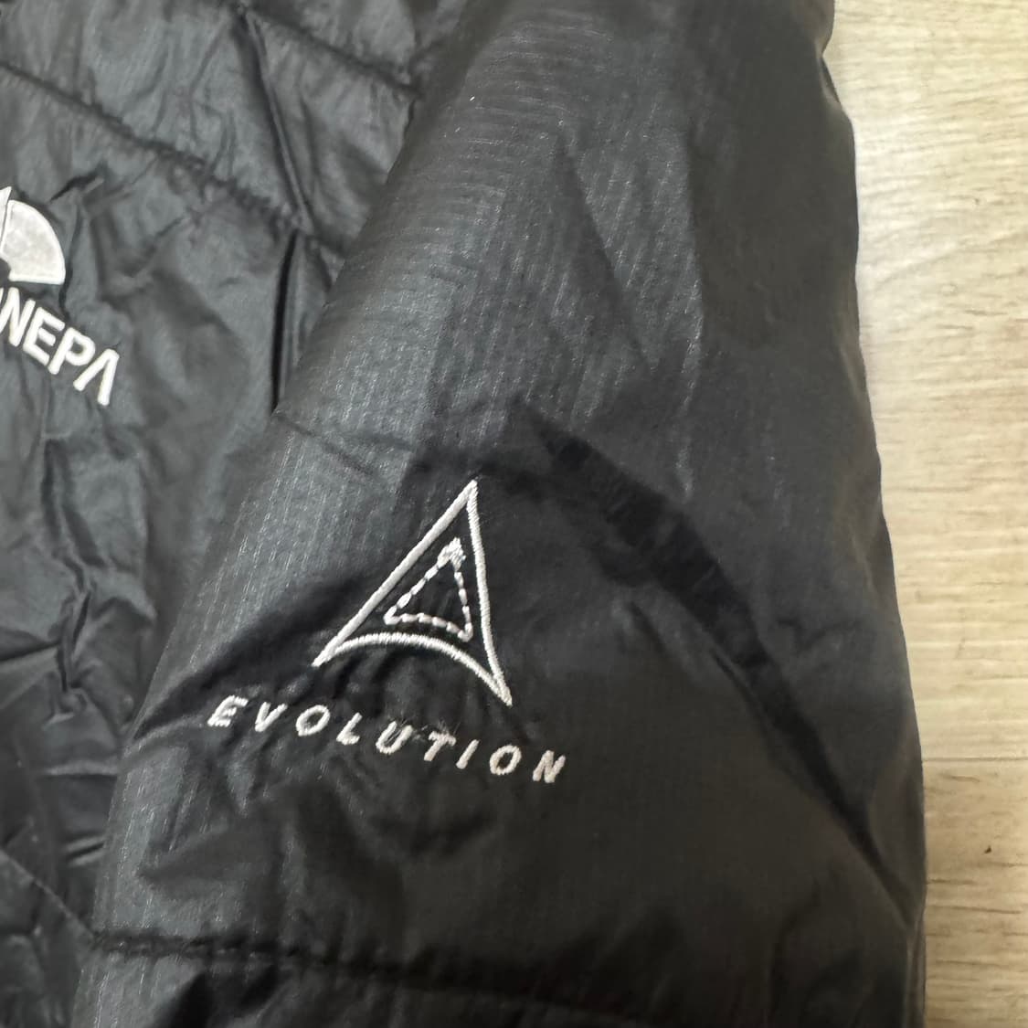네파 에볼류션 경량패딩  상품이미지5