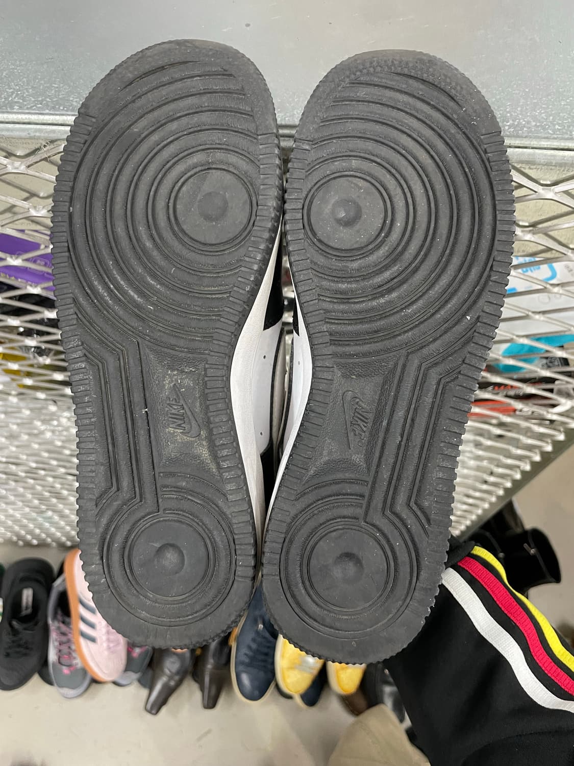 나이키 에어포스1 LV8 2 블랙화이트 250 (gr-4685) 상품이미지6