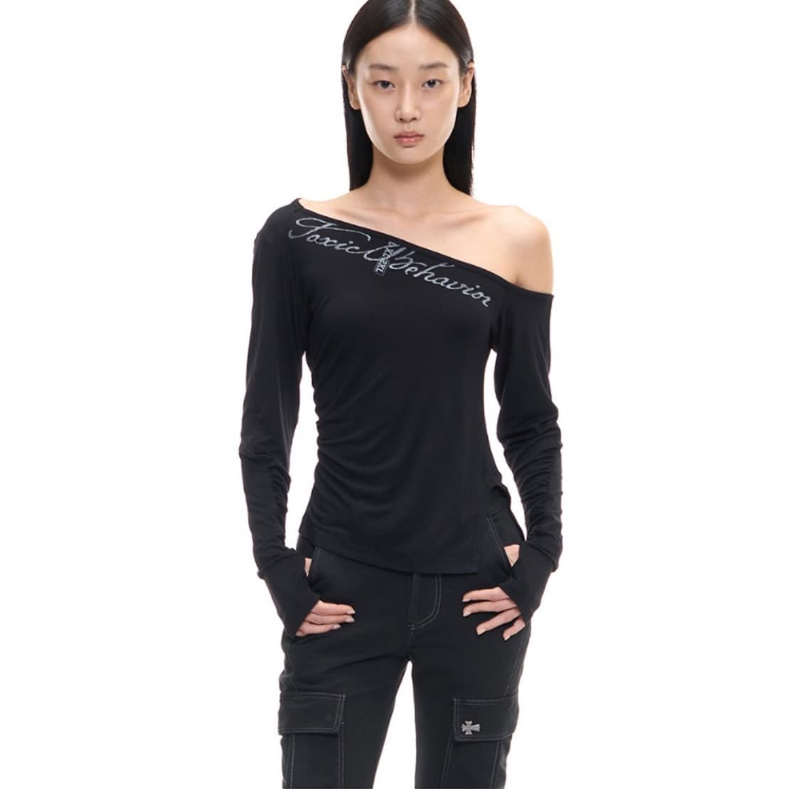 2000 아카이브 toxic behavior 오프숄더 탑 블랙 워니하우스 상품이미지1