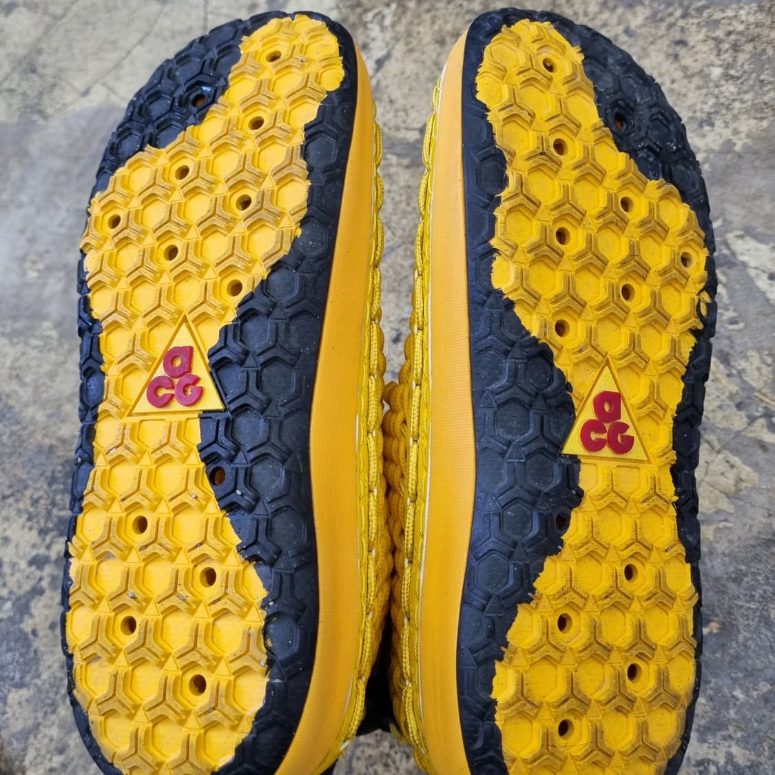 나이키 ACG 워터 캣+ 비비드 설퍼 (270) 상품이미지5