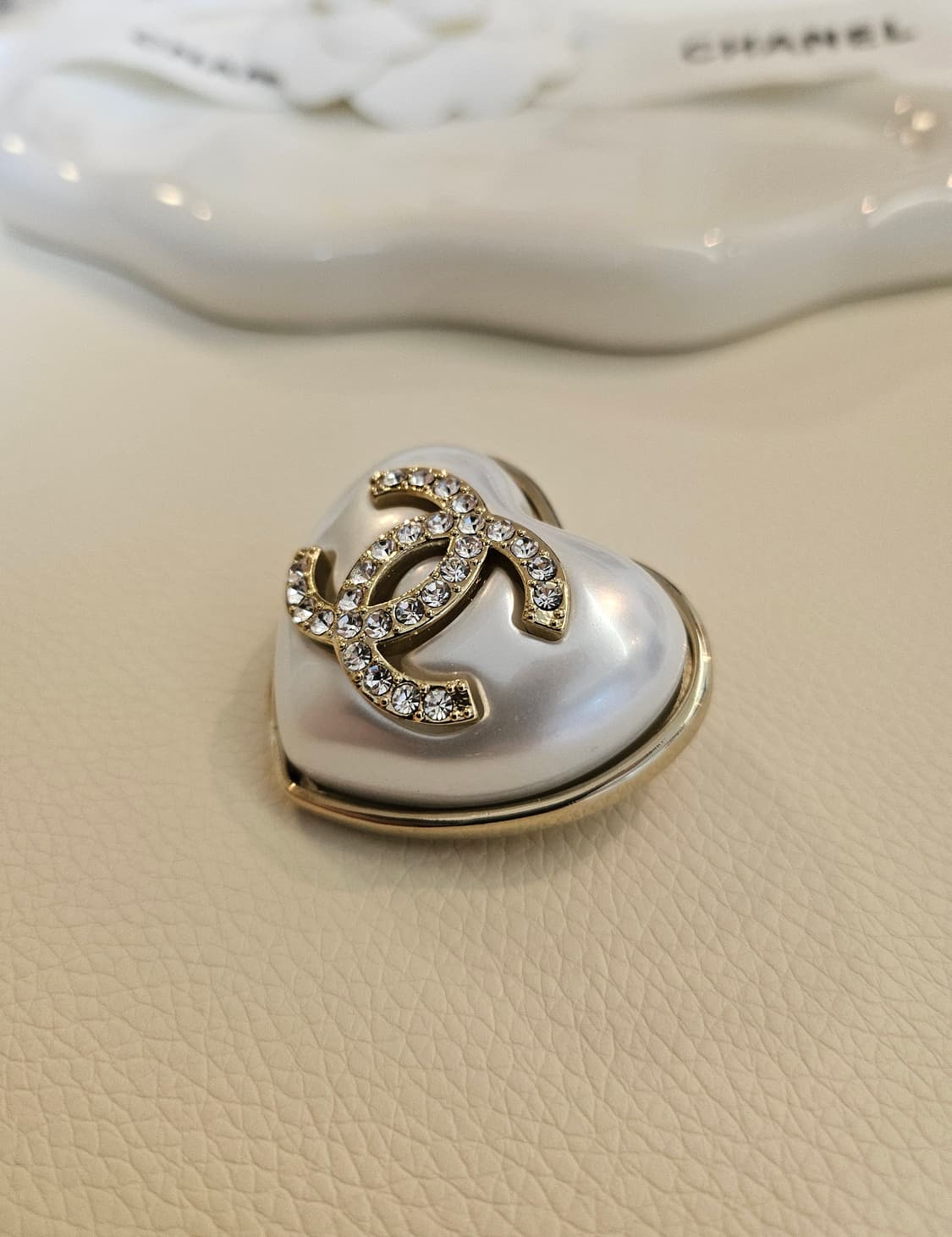 샤넬 진주하트 CC로고 브로치 업사이클링 상품이미지4