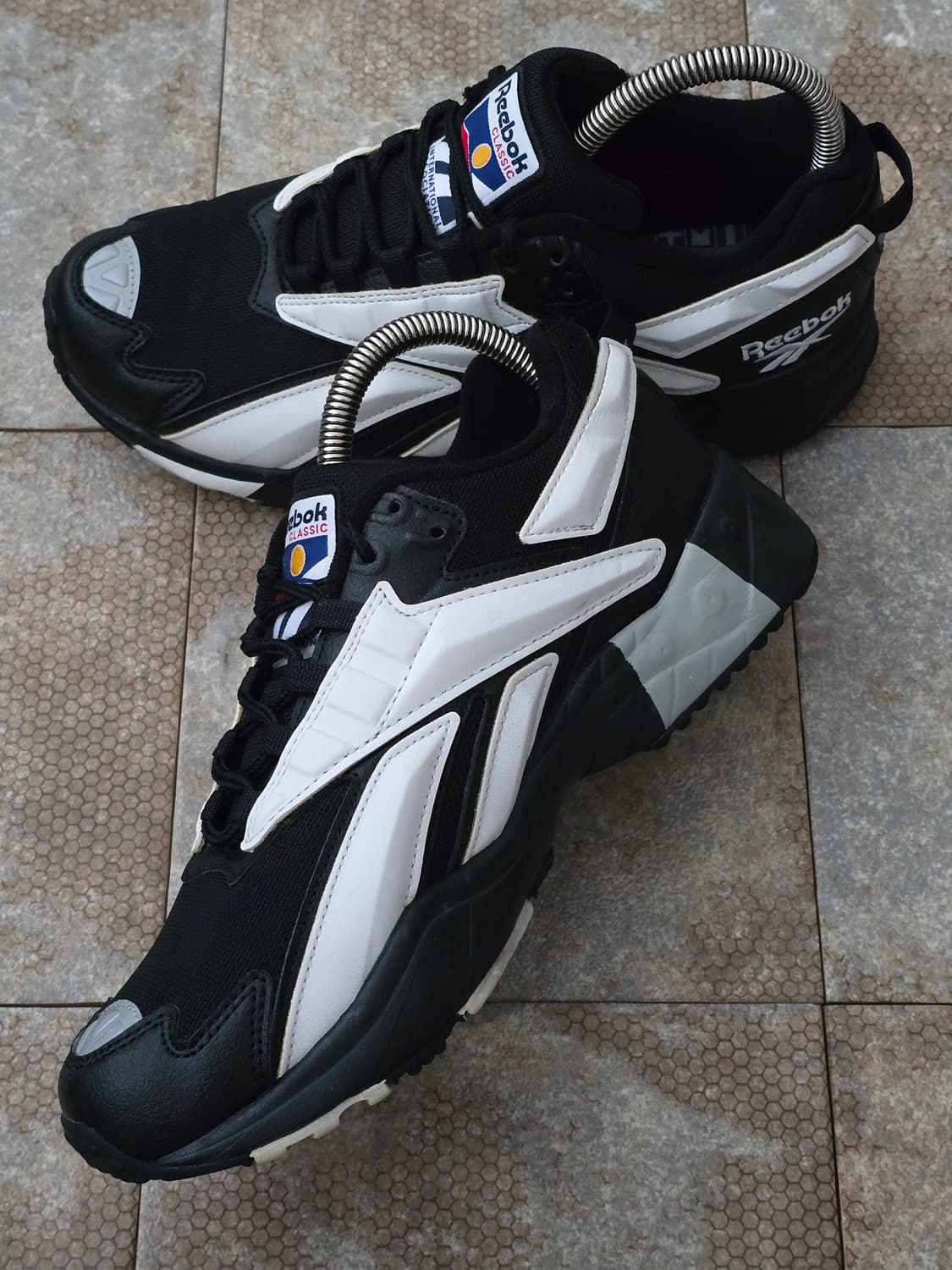 (255)리복 인터벌 96 블랙 화이트 상품이미지5